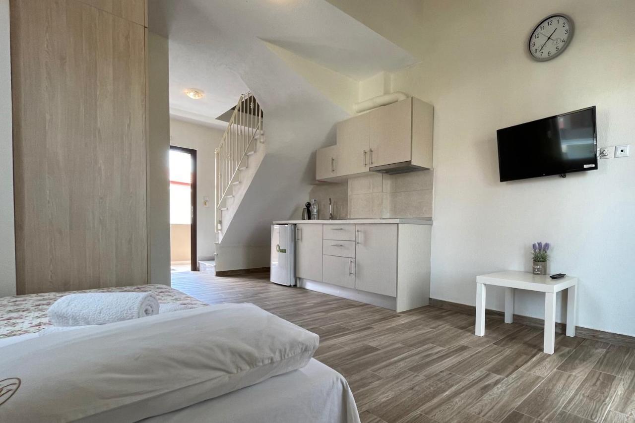 Royals Apartments Nikiti  Exterior foto